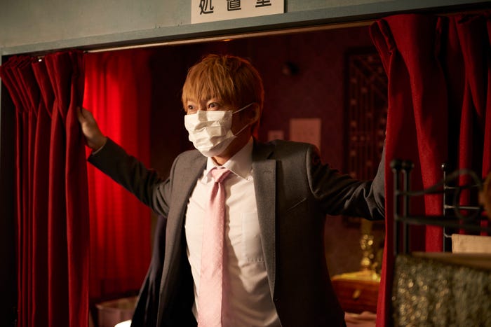 波岡一喜「モブサイコ100」第9話より(C)ONE・小学館/ドラマ「モブサイコ100」製作委員会