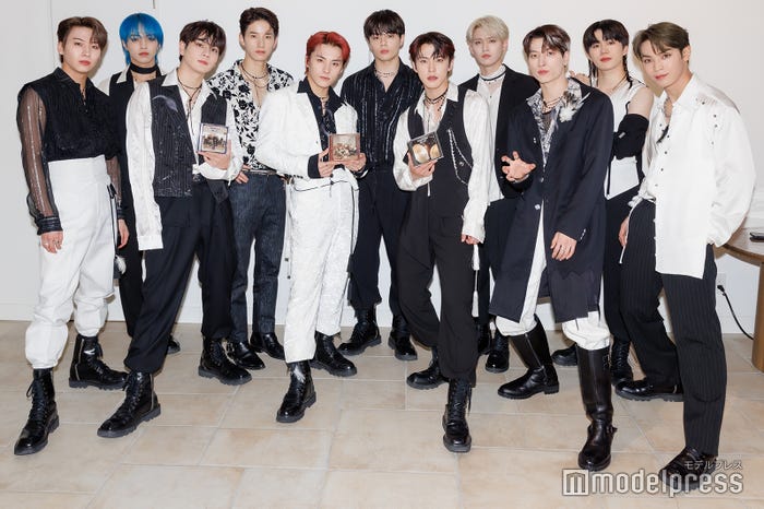 JO1/(左から)川尻蓮、大平祥生、豆原一成、佐藤景瑚、川西拓実、鶴房汐恩、河野純喜、白岩瑠姫、金城碧海、木全翔也、與那城奨(C)モデルプレス