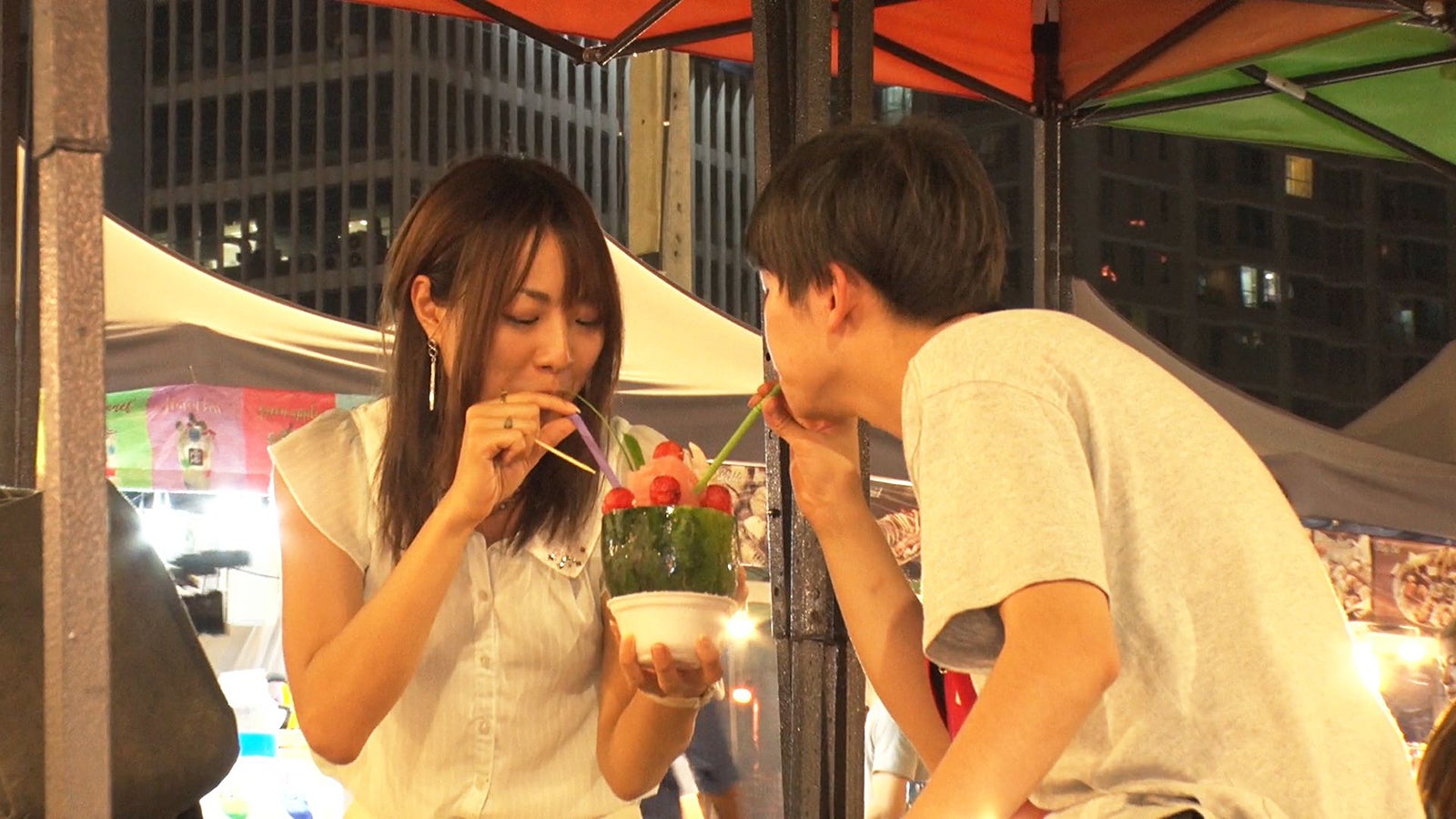 かすが、トム／「あいのり：Asian Journey」第14話より（C）フジテレビ