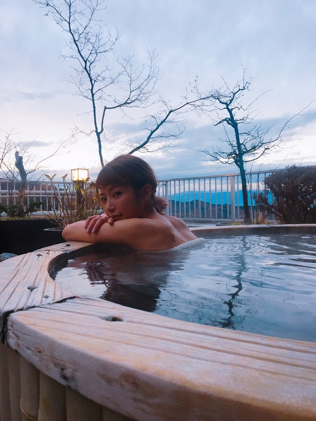 くみっきー、絶景露天風呂を堪能