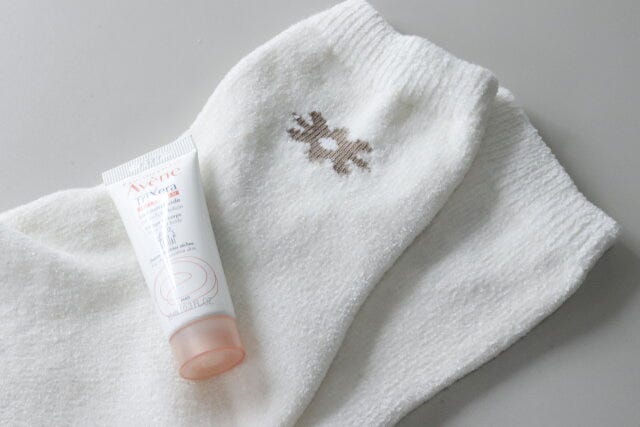 ダイソー　おうちケアシェニールかかとソックス　保湿クリーム