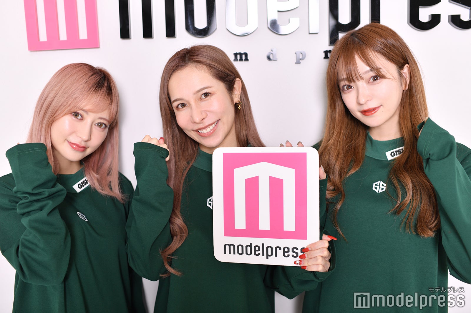 ヘラヘラ三銃士／（左から）まりな、ありしゃん、さおりん （C）モデルプレス