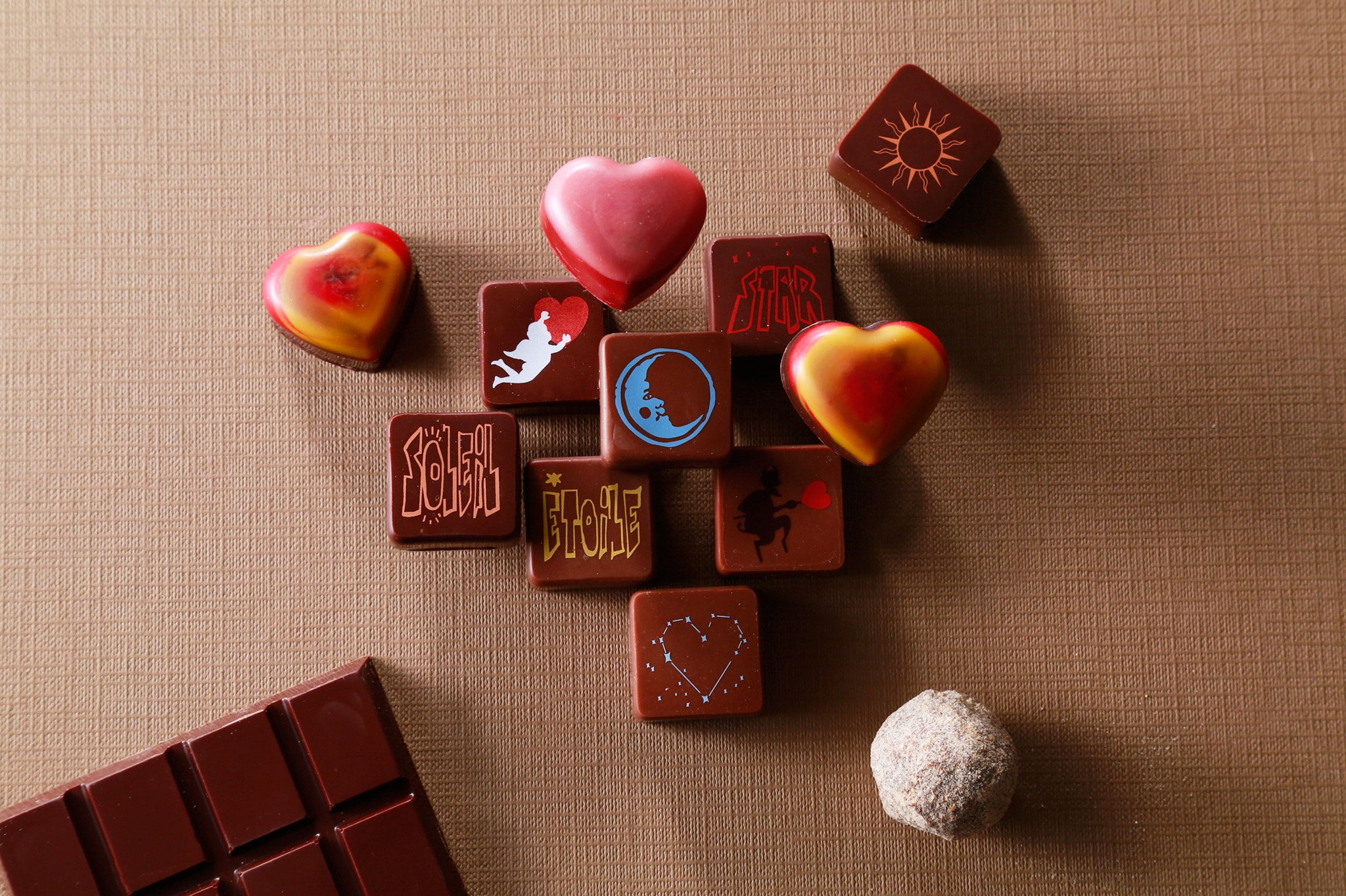 ヴァレンタイン限定の新作ボンボンショコラ／画像提供：株式会社 JEAN-PAUL HEVIN JAPON