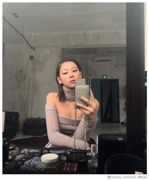 西内まりや、美デコルテ際立つSEXYショットに絶賛の声続出