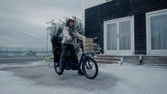 前田敦子/新WEB CM「一年間頑張った肌と私にご褒美を」篇CMカット(提供写真)