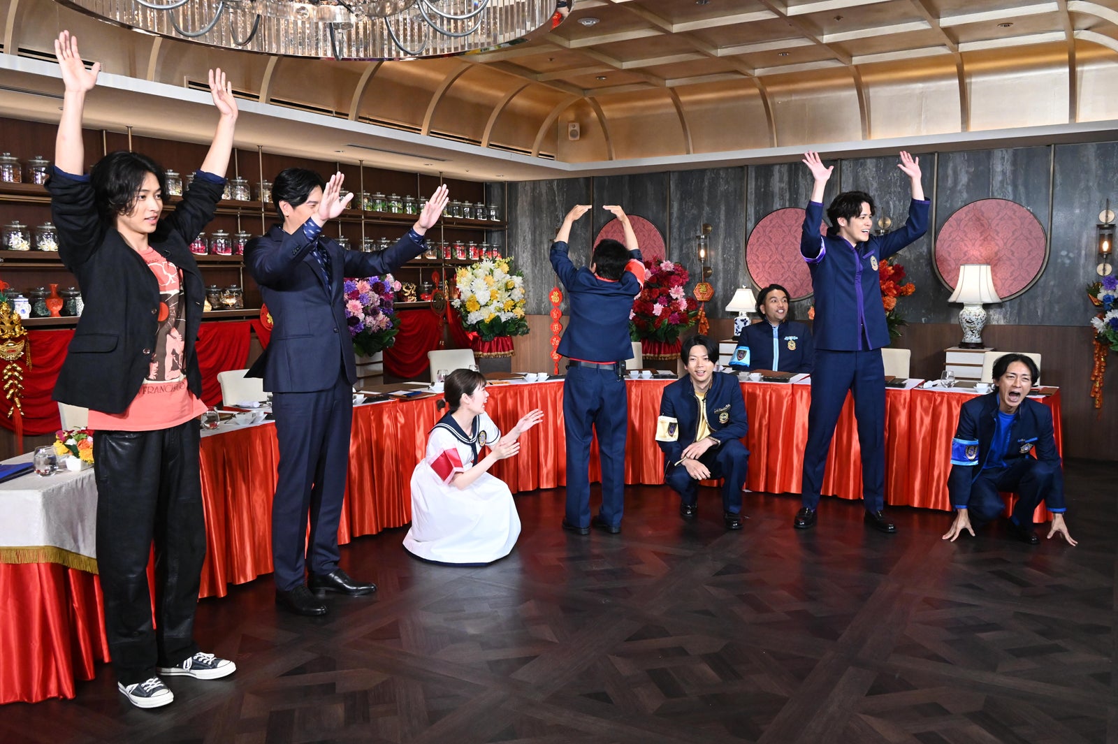 山崎賢人、要潤、小芝風花、岡村隆史、増田貴久、宮野真守、矢部浩之（C）日本テレビ