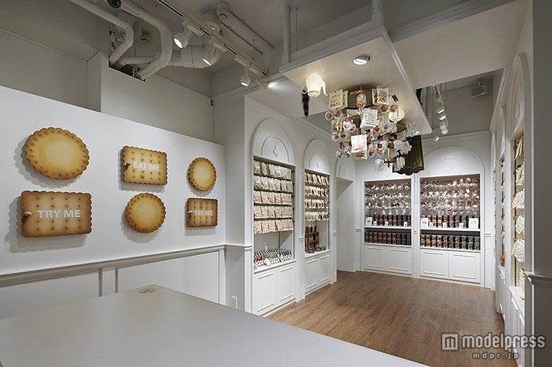 お菓子売り場イメージ／photo：益永研司