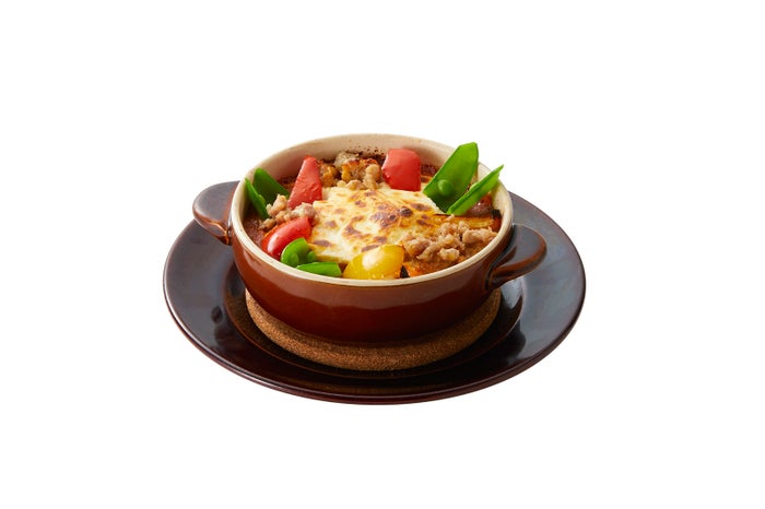 カラフル野菜とサルシッチャのKiri ミートソースドリア／画像提供：ベルジャポン