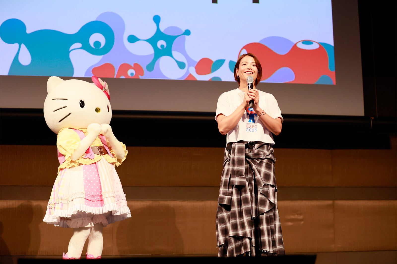 提供：2025年日本国際博覧会協会／ハローキティ（C） 2021 SANRIO CO., LTD. APPROVAL NO. P161013-1、阿部詩