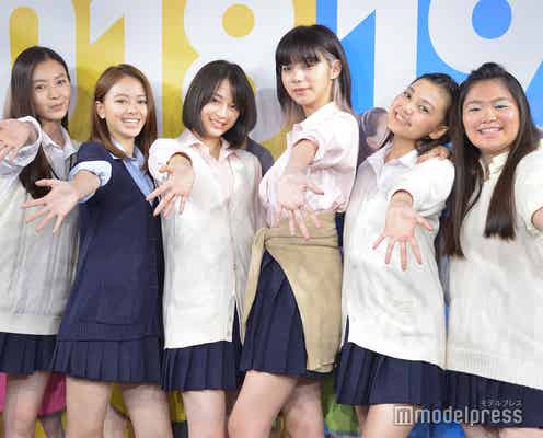 広瀬すず&池田エライザ&山本舞香、ミニスカ制服のコギャル姿で渋谷降臨