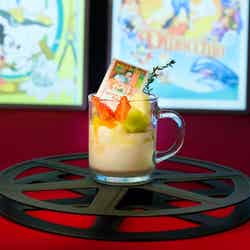 カラフルフルーツフローズンヨーグルト税込1,430円(C)Disney