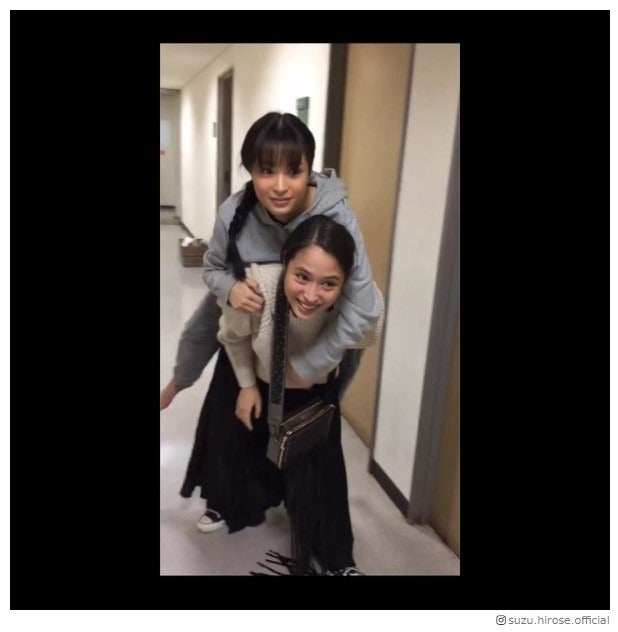 広瀬すず、姉・アリスが楽屋に突撃訪問でハプニング？じゃれ合い動画に「癒やされる」「かわいすぎ」の声