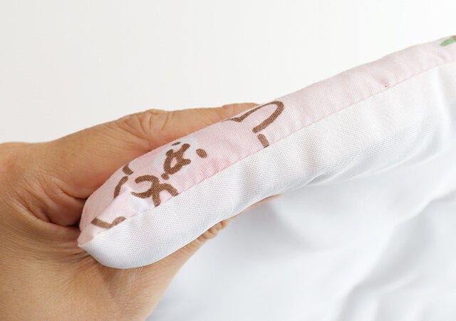 ダイソーのシートクッション（カナヘイの小動物）の厚み