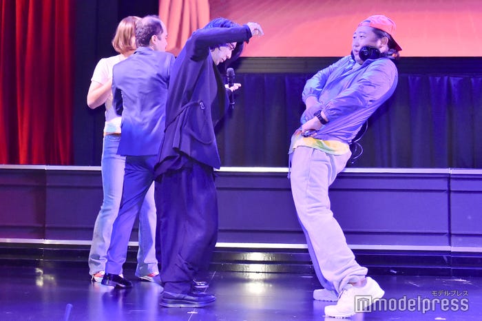 TAKAHIRO、秋山竜次(C)モデルプレス