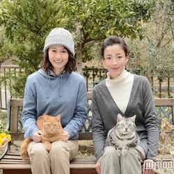「連続ドラマW グーグーだって猫である2 -good good the fortune cat-」で共演する前田敦子、宮沢りえ（C）WOWOW