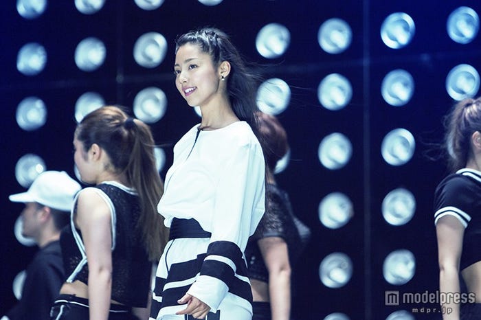 安良波明里/「21 ANTHEM」MVより