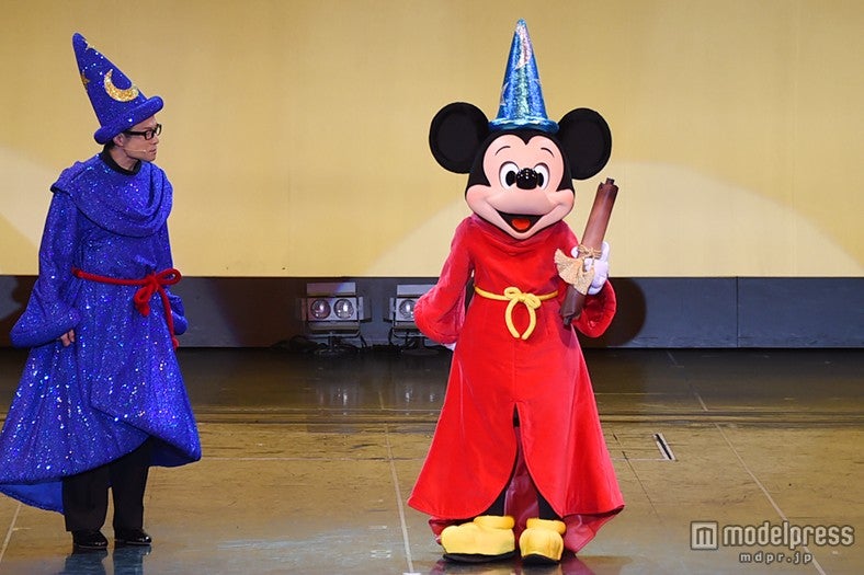 「ミッキーと魔法使いの試練」シッタパとミッキー