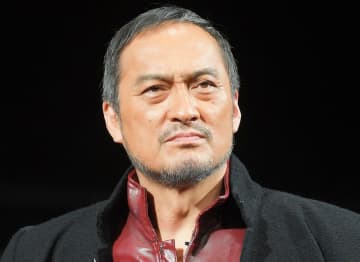 「こんなに似る？！」渡辺謙 俳優の長男の舞台を「高校以来」の参観→「そっくりでカッコいい親子」「素敵すぎる」ファン沸く