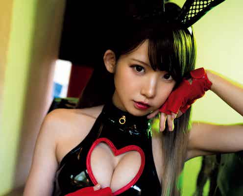 “日本一のコスプレイヤー”えなこ、たわわバスト際立つバニー姿で悩殺