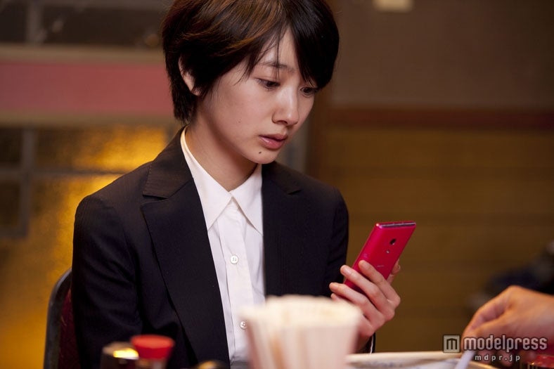 波瑠／NTT ドコモ「dマーケット BOOKストア」新TVCM「新社会人のきみへ」編メイキングショット