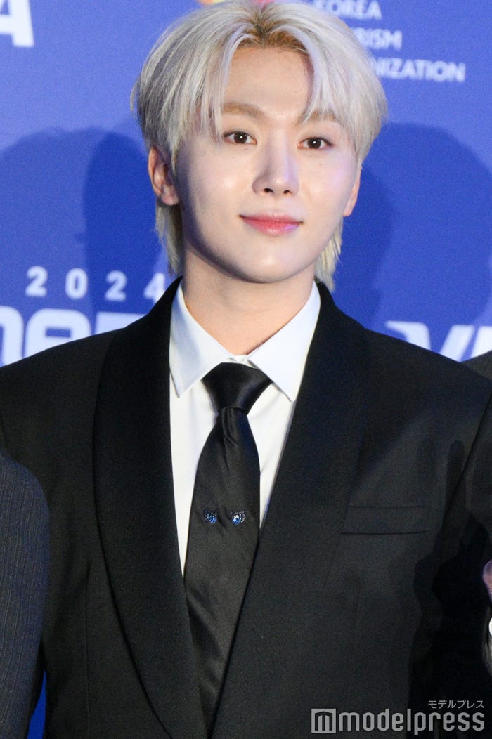 金髪のSEUNGKWAN(スングァン)(C)モデルプレス