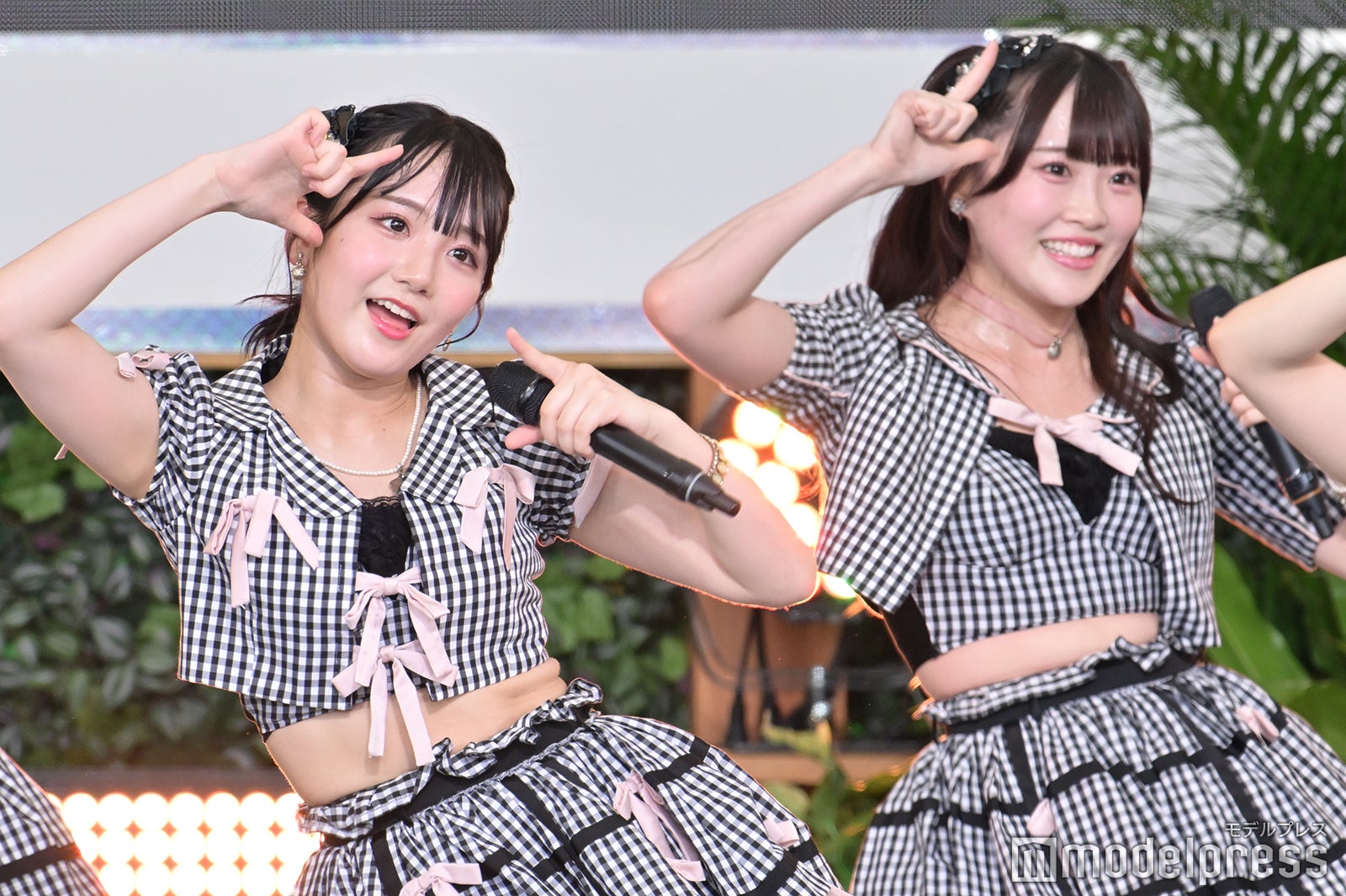 田口愛佳、山根涼羽（C）モデルプレス