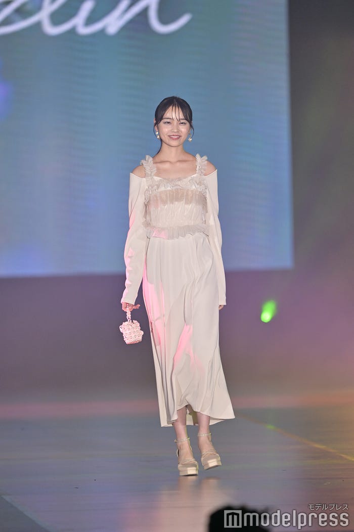 林芽亜里(C)モデルプレス