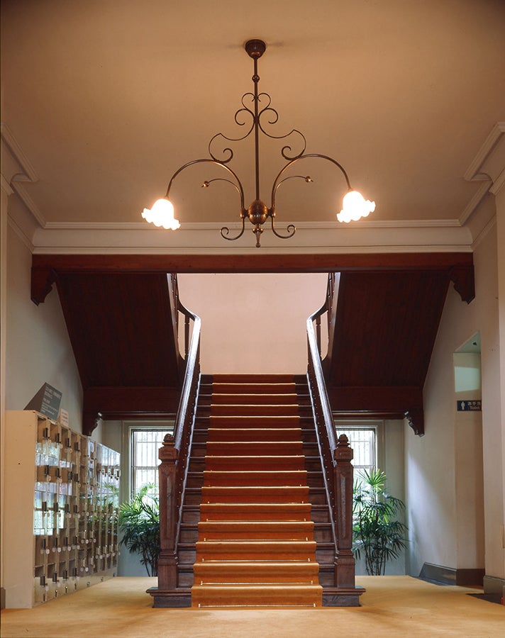 東京国立近代美術館工芸館