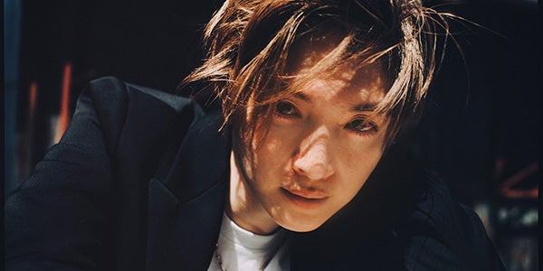 キスマイ玉森裕太“色気放出”ストリートスナップに「イケメン