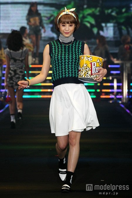 TGC「SLY LANG」ステージに出演したizu