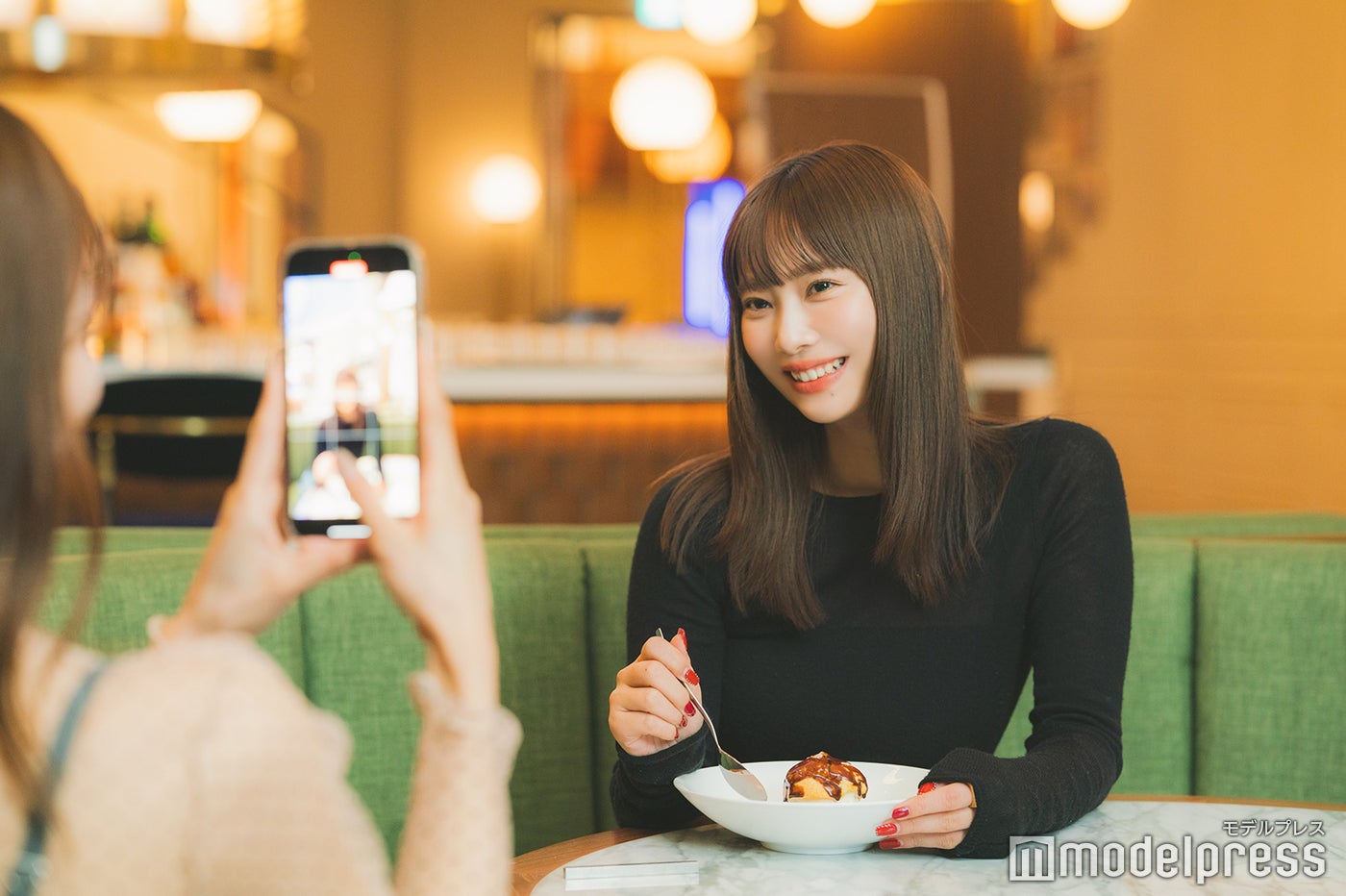 おしゃれな店内に思わず写真撮影（C）モデルプレス