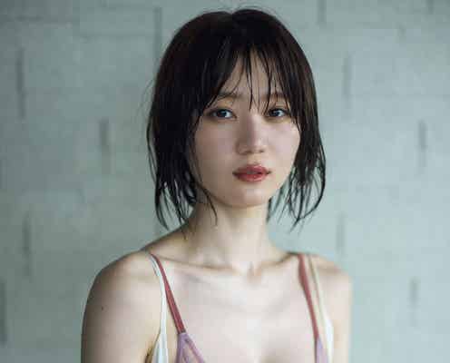 あざとさが話題のYouTuber・いけちゃん、色白スレンダーボディで魅了