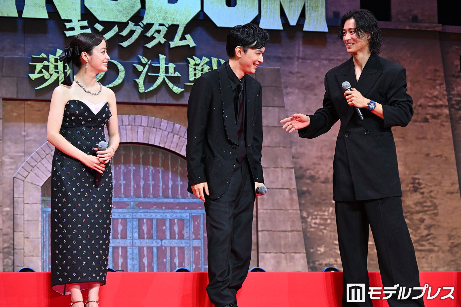 「いい質問をした」と喜ぶ吉沢亮（C）モデルプレス