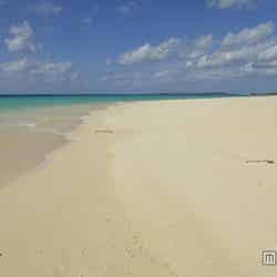 青い海と白い砂浜が眩しい、与那覇前浜ビーチ（C)沖縄観光コンベンションビューロー 