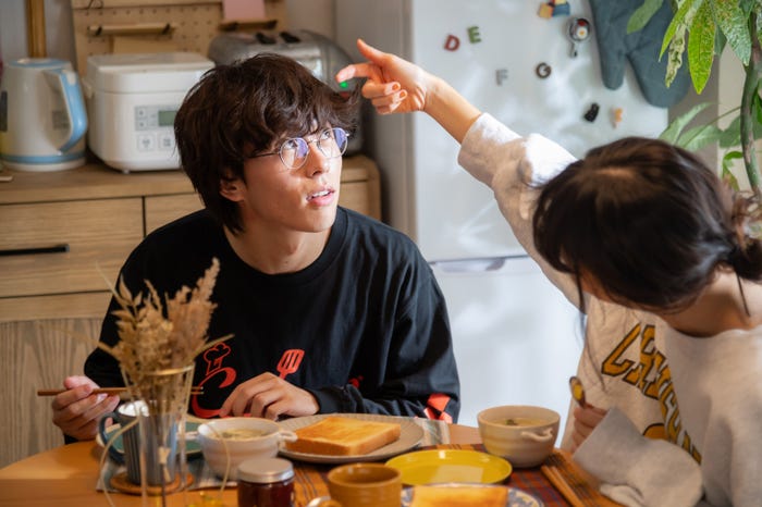 末澤誠也、関水渚「彼女と彼氏の明るい未来」第3話より(C)「彼女と彼氏の明るい未来」製作委員会・MBS