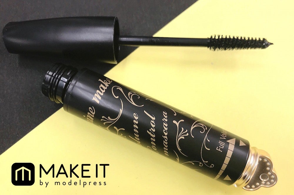 ヒロインメイク「ボリュームコントロールマスカラ」 (C)メイクイット