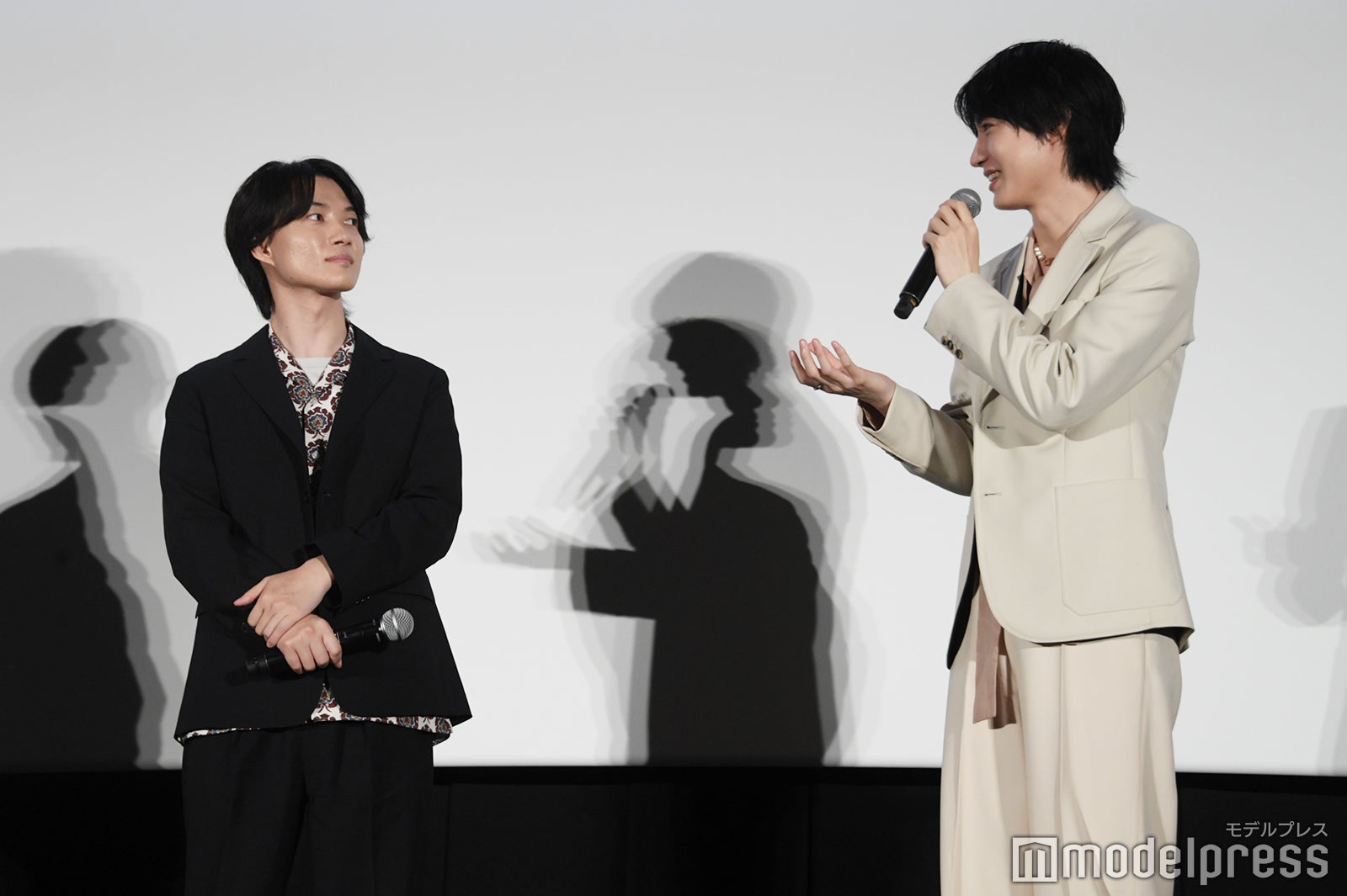 撮影で食べた鮭のおにぎりが美味しかった桜田通（C）モデルプレス