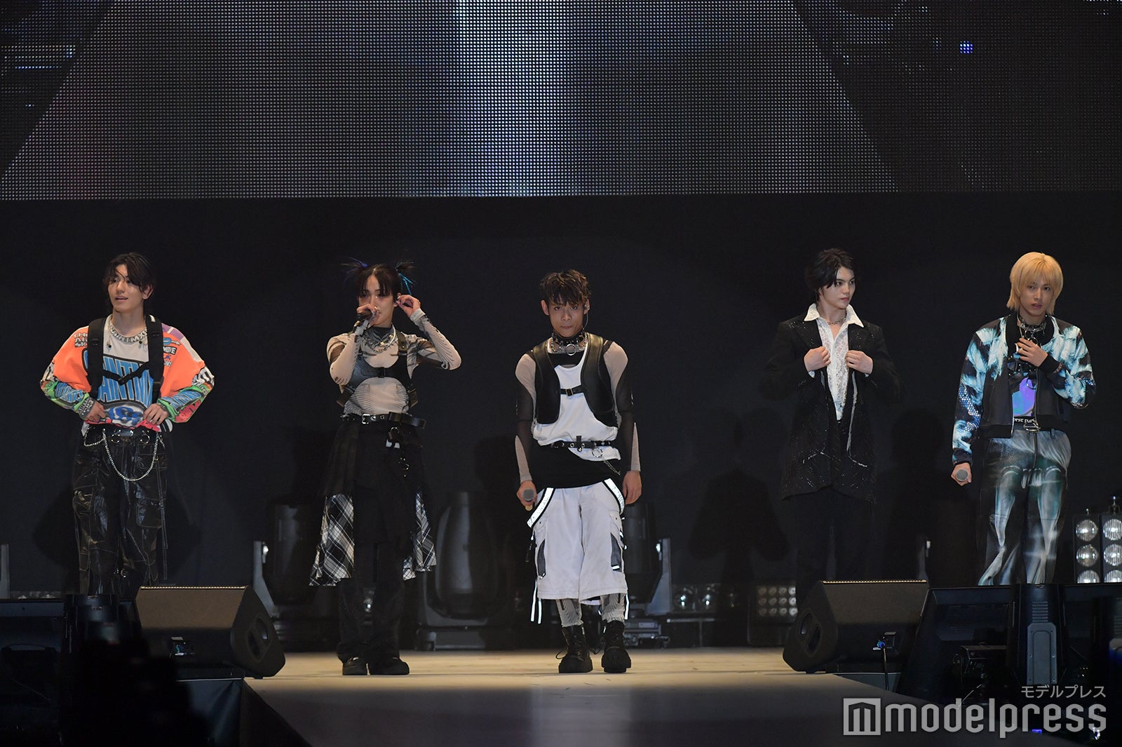 XY（C）モデルプレス