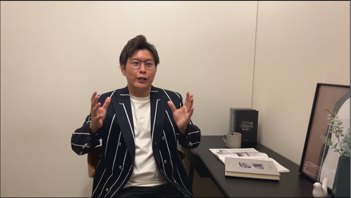 インタビューを受ける伊藤弘一氏／提供画像