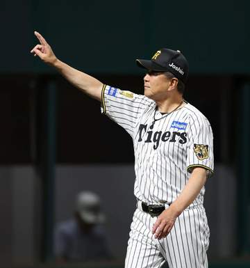 阪神・平田2軍監督、好調ディベイニーに「まだ教頭先生や」とご満悦「今『GTO』やってるやんか」【一問一答】