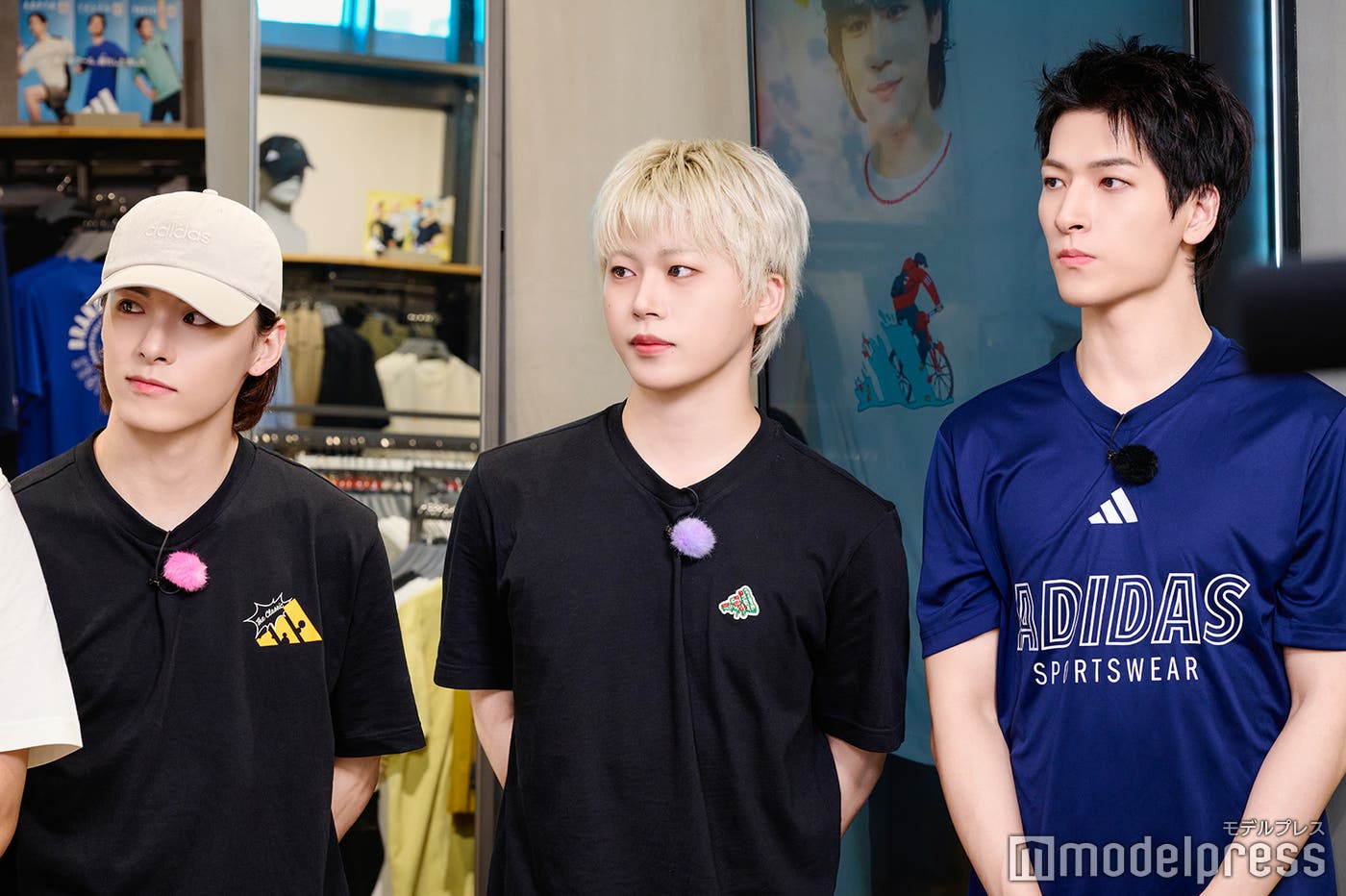 ボケ続けていた(左から)川西拓実、木全翔也、金城碧海(C)モデルプレス