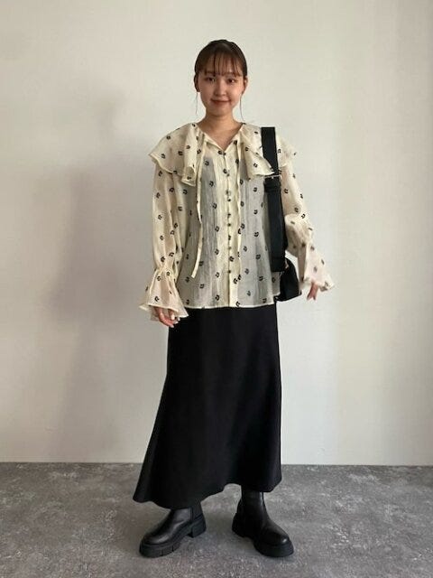 シアートップス　コーデ