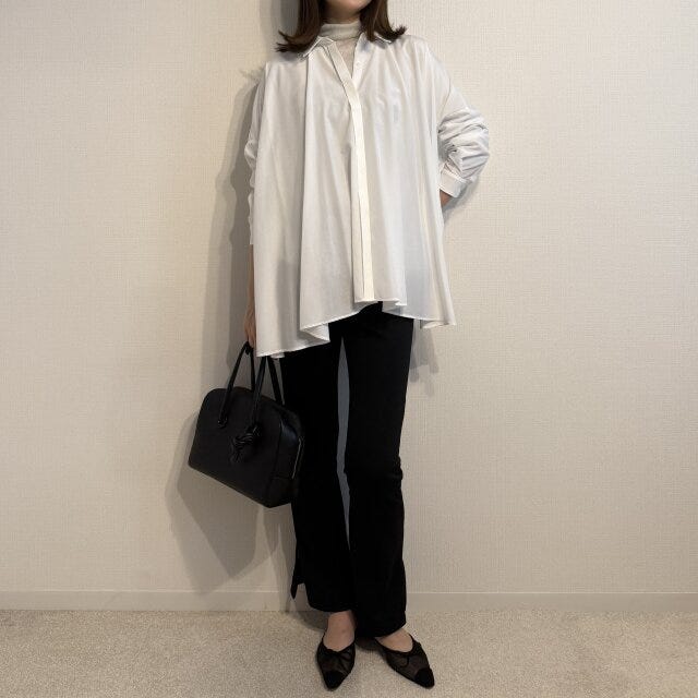 シンプルなシャツ合わせもおすすめ
