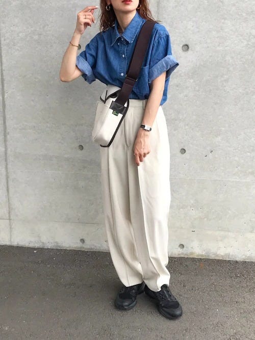 デニムシャツ