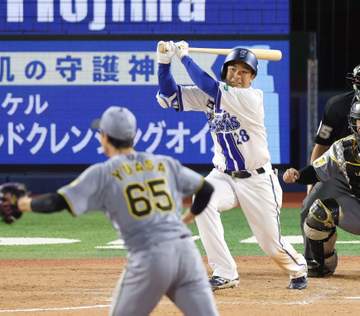 DeNA 今季初4連勝 14安打16得点の猛攻 阪神に打ち勝ち逆転勝利