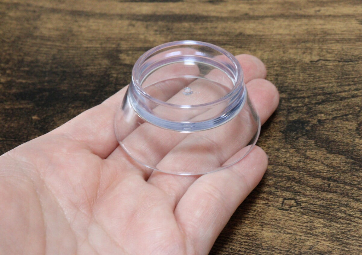 そのまま飾るって発想なかった！転がりを防止してくれる100均台座