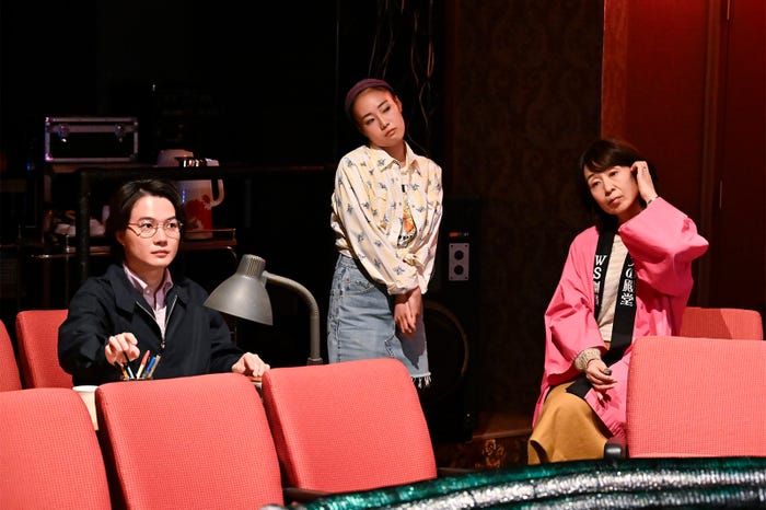 神木隆之介、福井夏、長野里美「もしもこの世が舞台なら、楽屋はどこにあるのだろう」第4話(C)フジテレビ