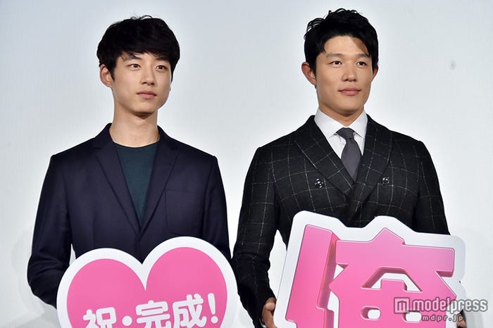 (左から)坂口健太郎、鈴木亮平