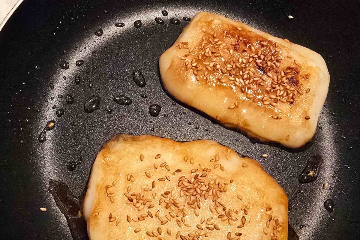 あまじょっぱいごま餅・ごま