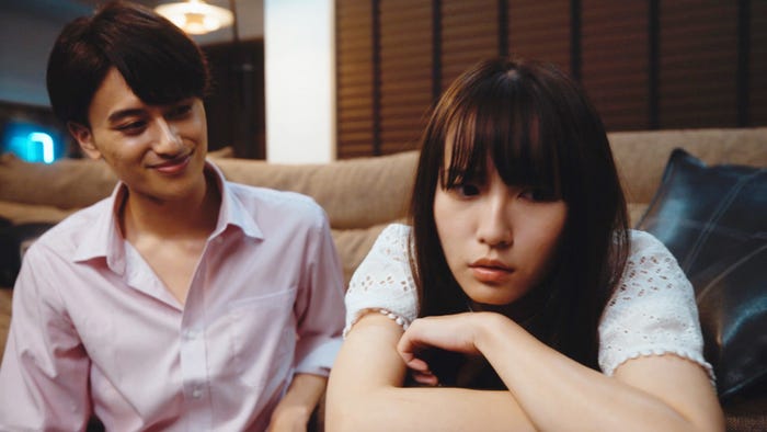 小島健、浅川梨奈(C)読売テレビ